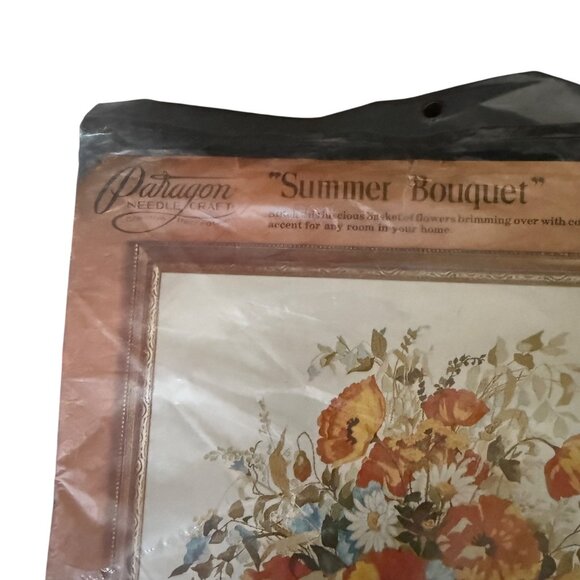 Paragon Needlecraft "Summer Bouquet" Creative Crewel Stitchery Kit - Picture 3 of 5